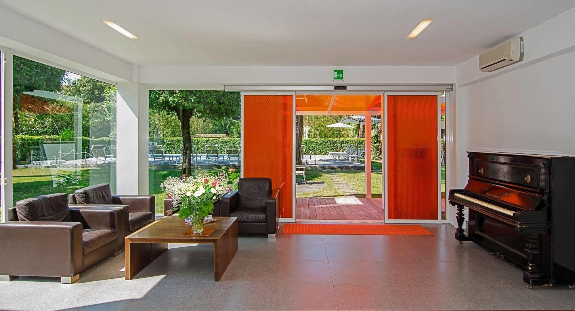 Hotel Hermitage Marina di Massa Buitenkant foto