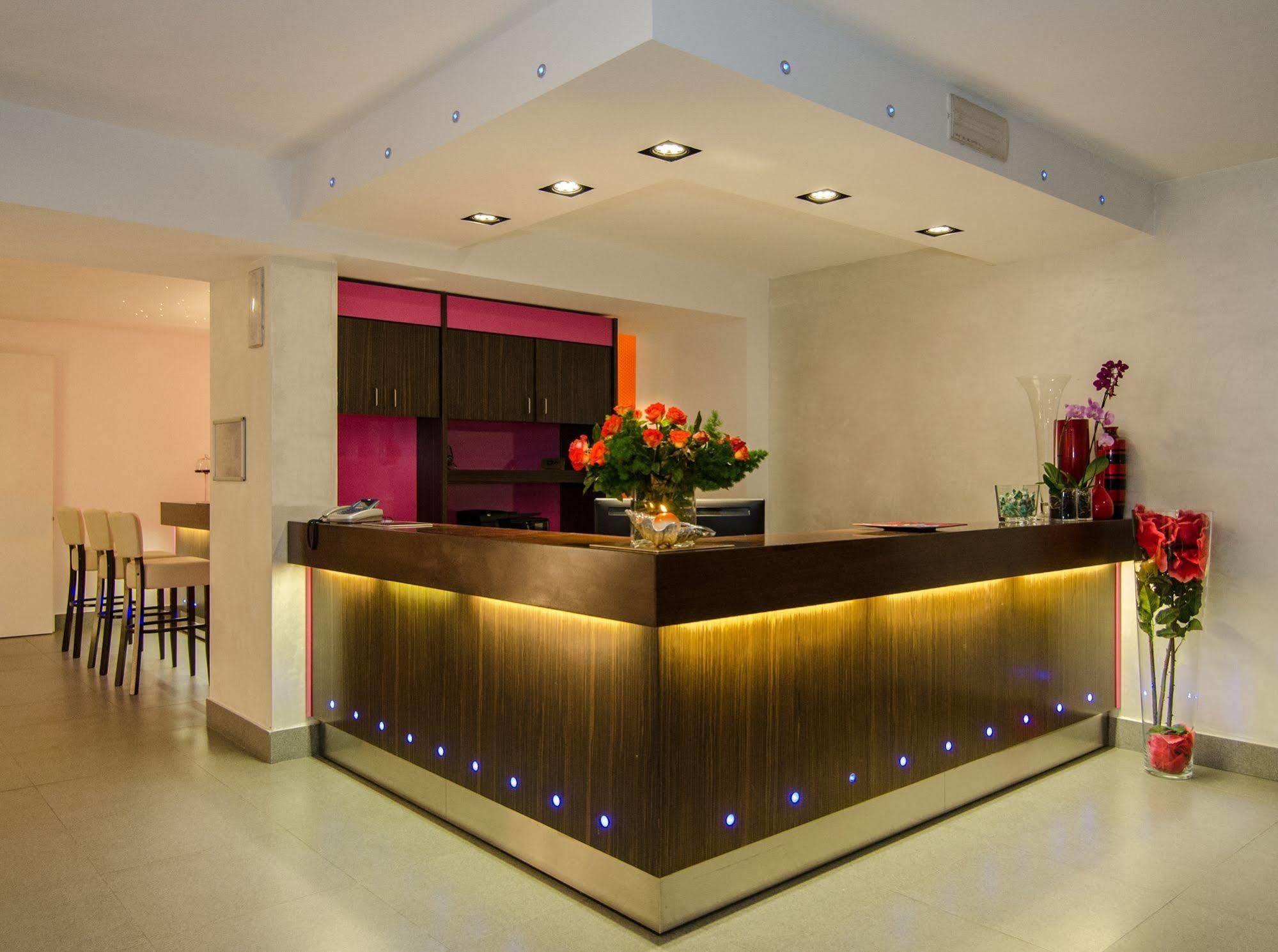 Hotel Hermitage Marina di Massa Buitenkant foto