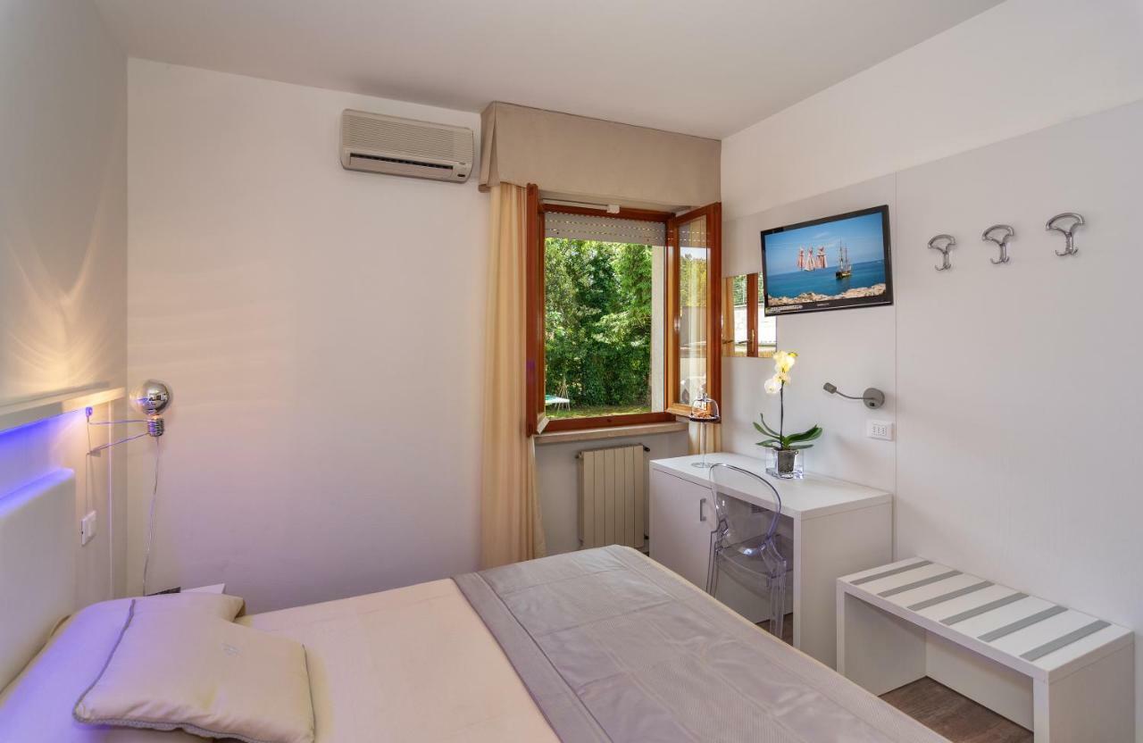 Hotel Hermitage Marina di Massa Buitenkant foto