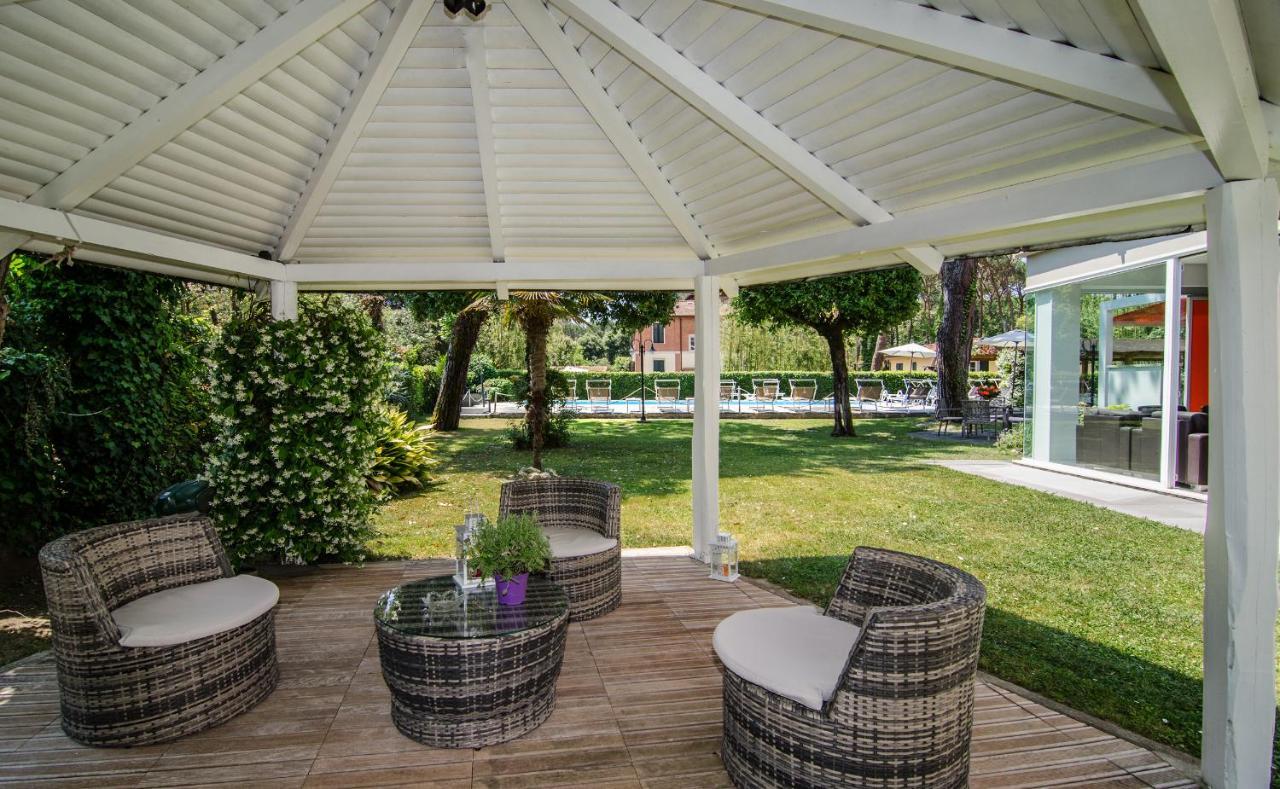 Hotel Hermitage Marina di Massa Buitenkant foto