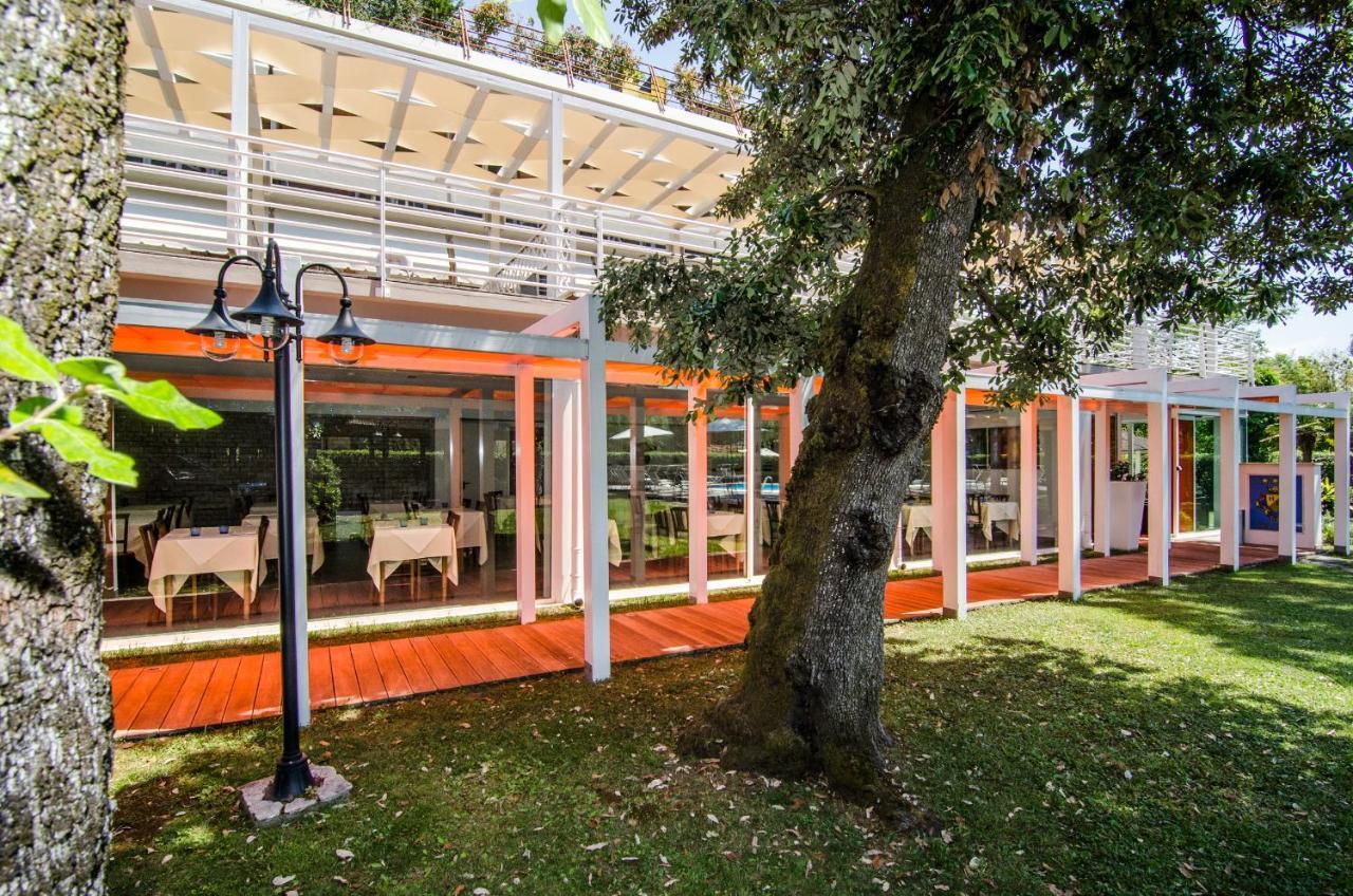 Hotel Hermitage Marina di Massa Buitenkant foto